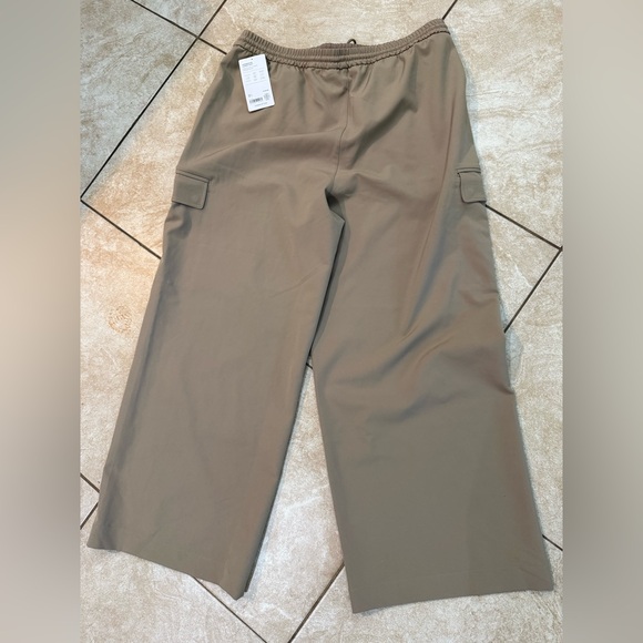 Athleta Promenade Cargo Pant NWT XL - Picture 3 of 4